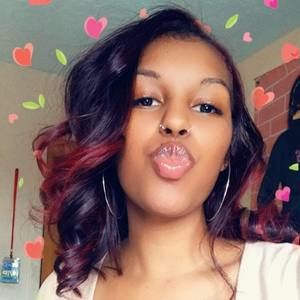 Meet your Posher, Nayah